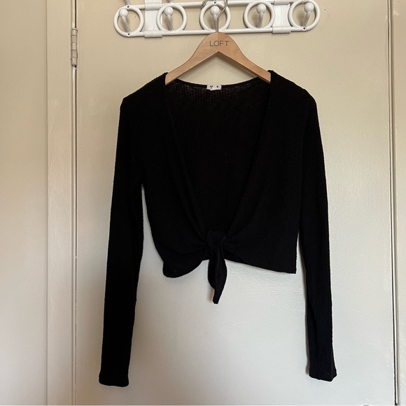 Black tie front long sleeve - Picture 1 of 2